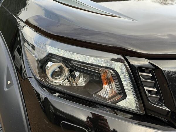 Nissan Navara 2.3 dCi N-Guard Auto 4WD Euro 6 4dr