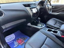 Nissan Navara 2.3 dCi Tekna Auto 4WD Euro 6 4dr at 28th