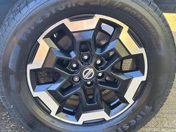 Nissan Navara 2.3 dCi Tekna 4WD Euro 6 (s/s) 4dr at 37th