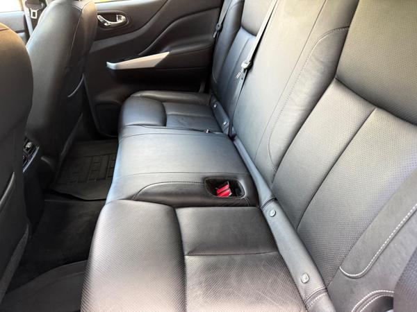 Nissan Navara 2.3 dCi Tekna Auto 4WD Euro 6 4dr