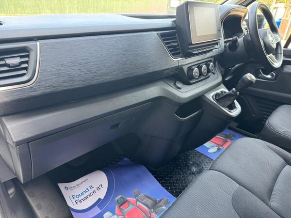 Nissan Primastar 2.0 dCi 30 Tekna L2 H1 Euro 6 (s/s) 5dr