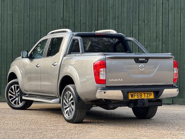Nissan Navara 2.3 dCi Tekna Auto 4WD Euro 6 4dr