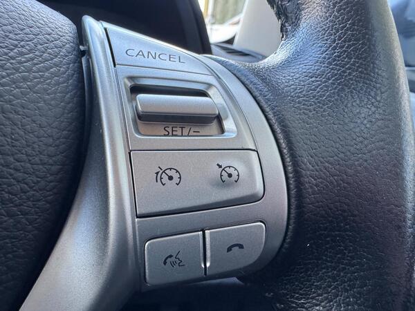 Nissan Navara 2.3 dCi Tekna Auto 4WD Euro 6 4dr