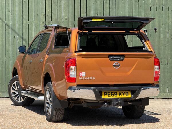 Nissan Navara 2.3 dCi Tekna Auto 4WD Euro 6 4dr