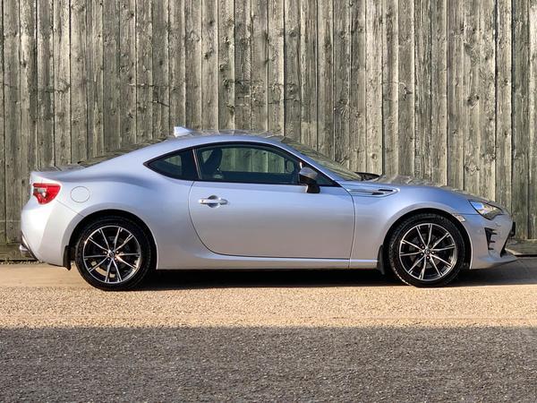 Toyota GT86 2.0 Boxer D-4S Pro Euro 6 2dr