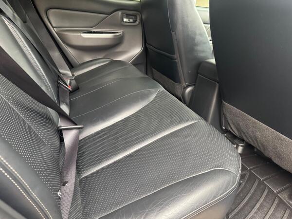 Fiat Fullback 2.4D LX Auto 4WD Euro 6 4dr (Euro 6)