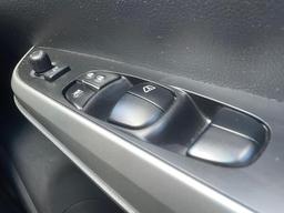 Nissan Navara 2.3 dCi Tekna Auto 4WD Euro 6 4dr at 44th