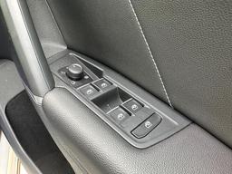 Volkswagen Tiguan 2.0 TDI R-Line DSG 4Motion Euro 6 (s/s) 5dr at 48th