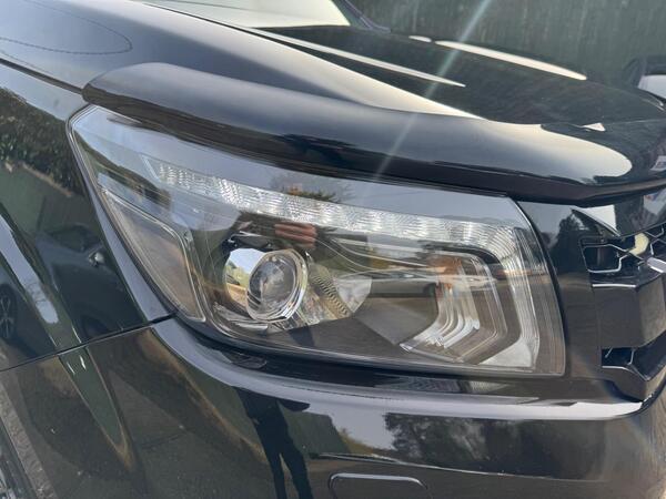 Nissan Navara 2.3 dCi N-Guard Auto 4WD Euro 6 4dr