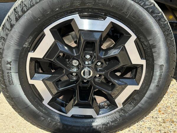 Nissan Navara 2.3 dCi Tekna Auto 4WD Euro 6 4dr