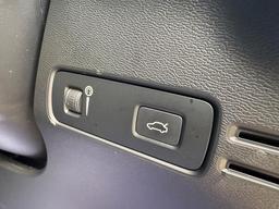 Volvo XC40 2.0 B4 MHEV R-Design Pro Auto Euro 6 (s/s) 5dr at 22th