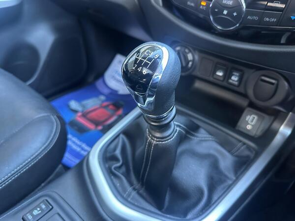 Nissan Navara 2.3 dCi Tekna 4WD Euro 6 (s/s) 4dr