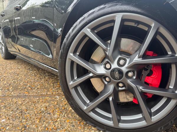 Ford Focus 2.3T EcoBoost ST Euro 6 (s/s) 5dr