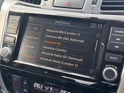 Nissan Navara 2.3 dCi N-Guard Auto 4WD Euro 6 4dr at 35th