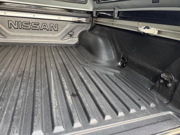 Nissan Navara 2.3 dCi N-Guard Auto 4WD Euro 6 4dr