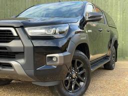 Toyota Hilux 2.8 D-4D Invincible X Auto 4WD Euro 6 (s/s) 4dr at 44th