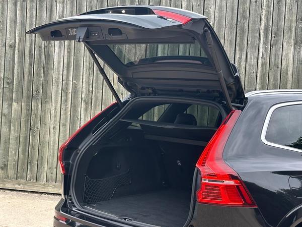 Volvo XC60 2.0 D4 R-Design Pro Auto AWD Euro 6 (s/s) 5dr
