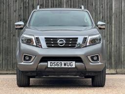 Nissan Navara 2.3 dCi Tekna Auto 4WD Euro 6 4dr at 4th