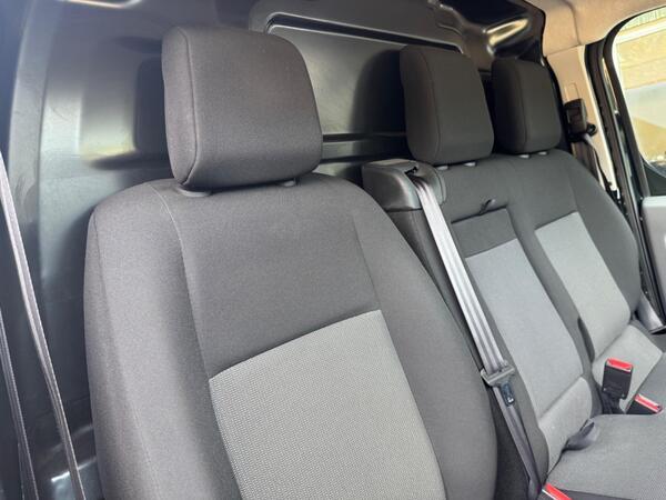 Peugeot Expert 2.0 BlueHDi 1400 Professional Premium Standard Panel Van MWB Euro 6 (s/s) 6dr