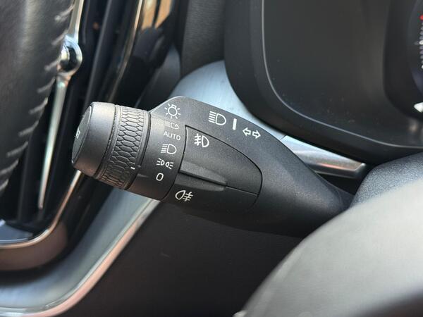Volvo XC60 2.0 T5 Momentum Auto AWD Euro 6 (s/s) 5dr