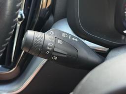 Volvo XC60 2.0 T5 Momentum Auto AWD Euro 6 (s/s) 5dr at 31th