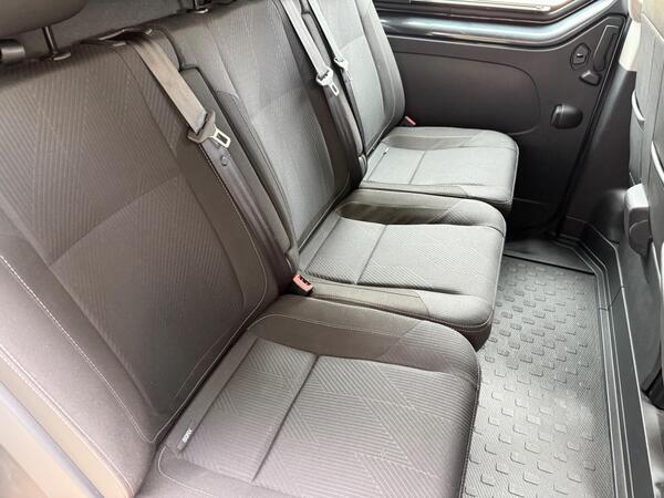 Renault Trafic 2.0 dCi Blue LL30 Sport Crew Van L2 H1 Euro 6 (s/s) 6dr