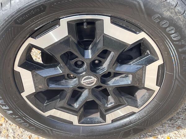 Nissan Navara 2.3 dCi Tekna 4WD Euro 6 (s/s) 4dr