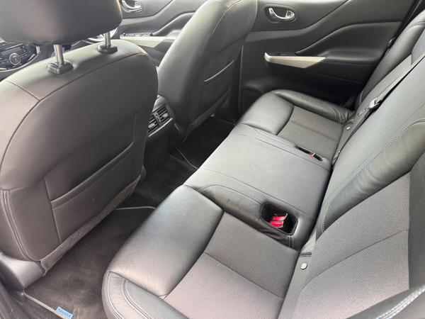 Nissan Navara 2.3 dCi N-Guard Auto 4WD Euro 6 4dr