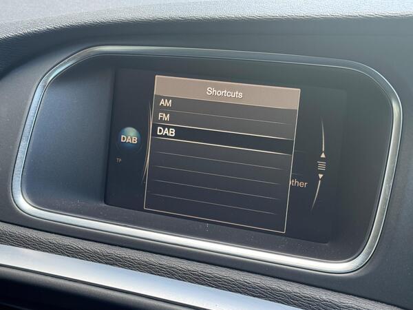 Volvo V40 Cross Country 1.5 T3 Pro Auto Euro 6 (s/s) 5dr