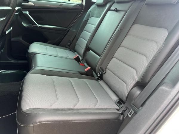 Volkswagen Tiguan 2.0 TDI R-Line DSG 4Motion Euro 6 (s/s) 5dr