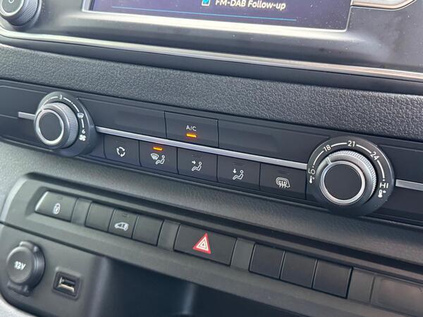 Peugeot Expert 2.0 BlueHDi 1400 Professional Premium Standard Panel Van MWB Euro 6 (s/s) 6dr