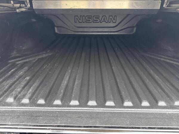 Nissan Navara 2.3 dCi Tekna 4WD Euro 6 (s/s) 4dr