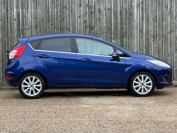 Ford Fiesta 1.0T EcoBoost Titanium Euro 6 (s/s) 5dr