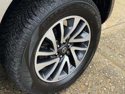 Nissan Navara 2.3 dCi Tekna Auto 4WD Euro 6 4dr at 34th