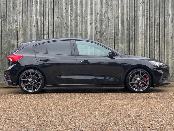 Ford Focus 2.3T EcoBoost ST Euro 6 (s/s) 5dr
