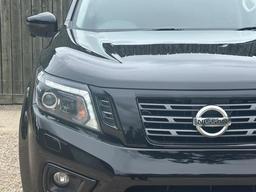 Nissan Navara 2.3 dCi N-Guard 4WD Euro 6 (s/s) 4dr at 13th