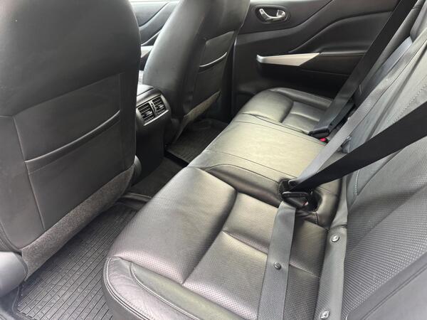 Nissan Navara 2.3 dCi Tekna Auto 4WD Euro 6 4dr