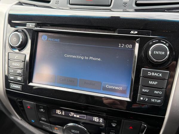 Nissan Navara 2.3 dCi Tekna Auto 4WD Euro 6 4dr