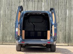 Ford Transit Courier 1.0 EcoBoost Sport L1 Euro 6 5dr at 34th