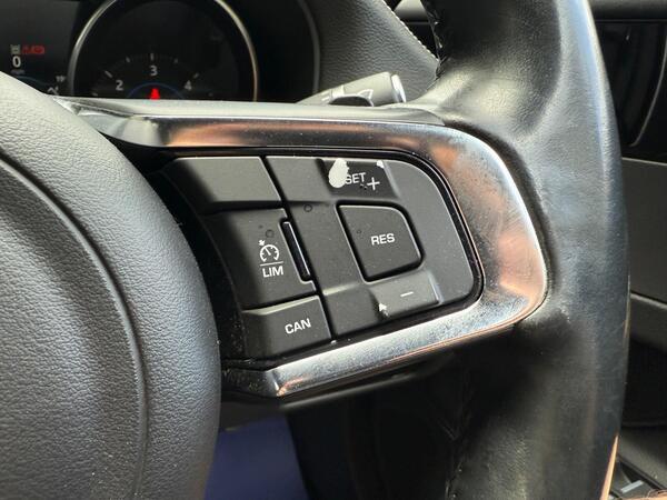 Jaguar XF 2.0d R-Sport Auto Euro 6 (s/s) 4dr