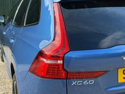 Volvo XC60 2.0 D4 R-Design Auto Euro 6 (s/s) 5dr at 48th