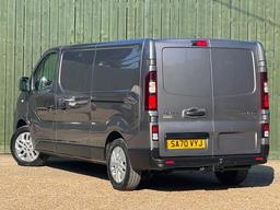 Renault Trafic 2.0 dCi ENERGY 30 Sport LWB Standard Roof Euro 6 (s/s) 5dr at 10th