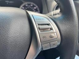 Nissan Navara 2.3 dCi Tekna 4WD Euro 5 4dr at 31th