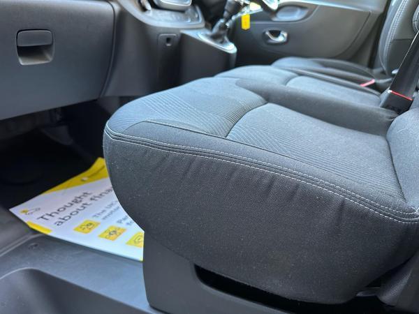 Renault Trafic 2.0 dCi ENERGY 28 Black Edition SWB Standard Roof Euro 6 (s/s) 5dr