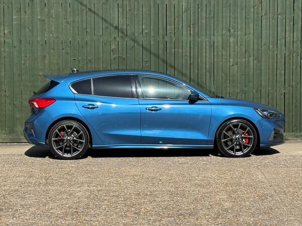 Ford Focus 2.3T EcoBoost ST Euro 6 (s/s) 5dr