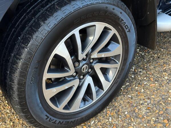 Nissan Navara 2.3 dCi Tekna Auto 4WD Euro 6 4dr