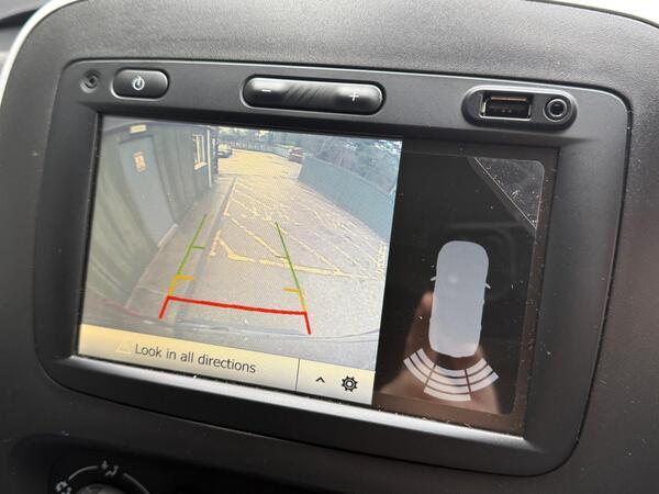 Renault Trafic 2.0 dCi ENERGY 30 Sport Crew Van EDC LWB Euro 6 (s/s) 6dr