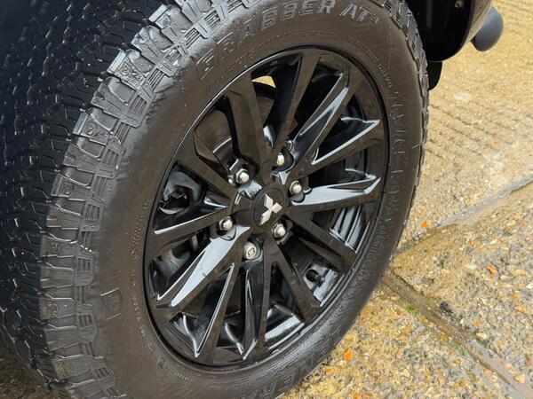 Mitsubishi L200 2.4 DI-D DC Challenger Auto 4WD Euro 6 4dr