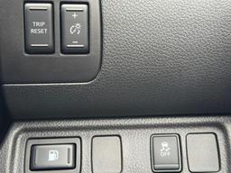 Nissan Navara 2.3 dCi Tekna Auto 4WD Euro 6 4dr at 23th