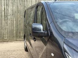 Renault Trafic 2.0 dCi ENERGY 30 Sport Nav Crew Van LWB Euro 6 (s/s) 6dr at 30th